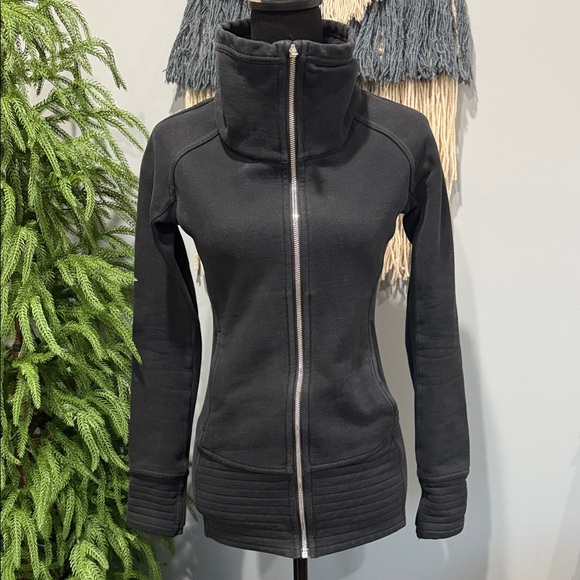lululemon athletica Tops - Lululemon Black Zip-Up High Collar Jacket size 4